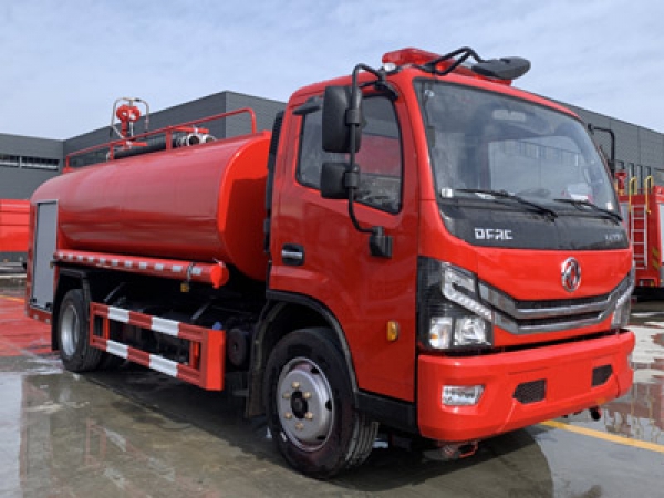 東風(fēng)多利卡7.2噸消防灑水車(國(guó)六)